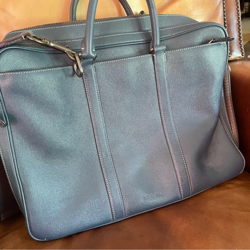Gorgeous Coach Metropolitan Double Zip Business Case in pebble leather. - Picture 2 of 15